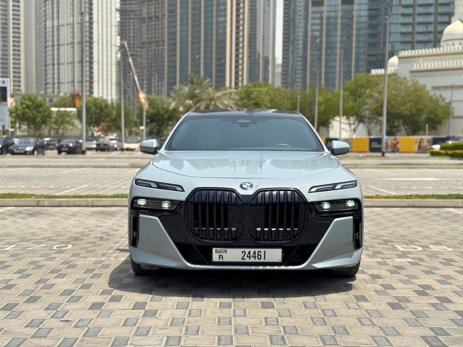 BMW 740i