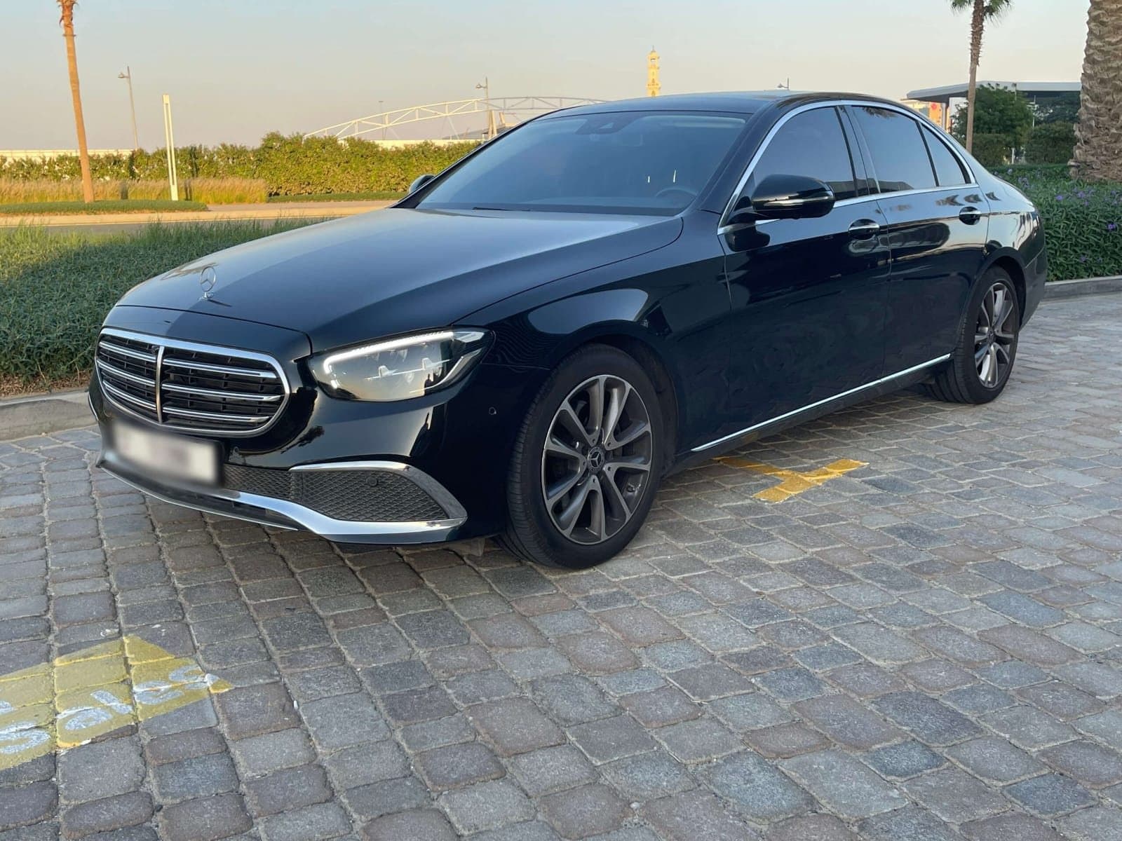 Mercedes-Benz E 200